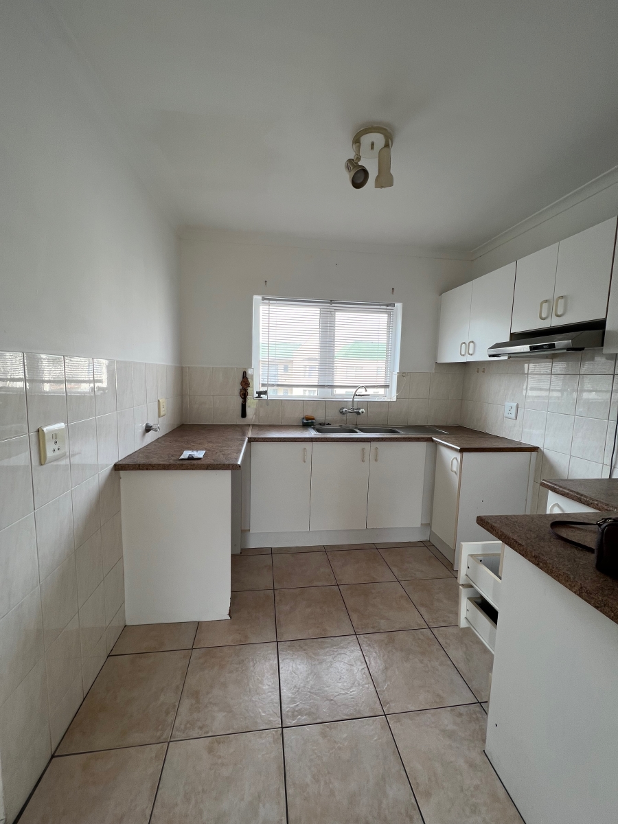 2 Bedroom Property for Sale in Goodwood Estate Western Cape